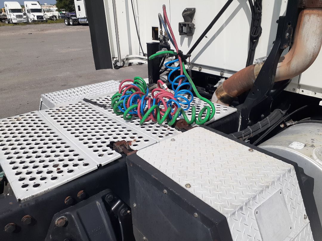 2013 KENWORTH T 700 - Image 5